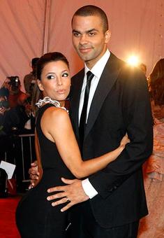 Is age a relationship factor? Not  to these celeb couples!