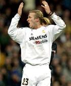 Beckham sent off in Real victory