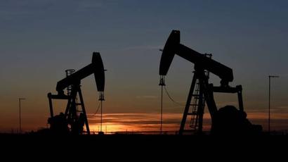 Crude oil futures down 1.16%, Brent trades below $44 a barrel