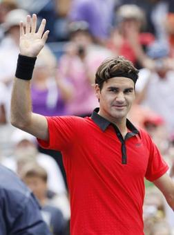Federer beats Djokovic to set up Del Potro final