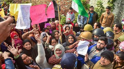 Aligarh Muslim University teachers should turn crisis into opportunity; young minds must be coaxed out of fear, writes AMU professor