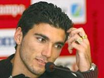 Arsenal agree fee for Reyes