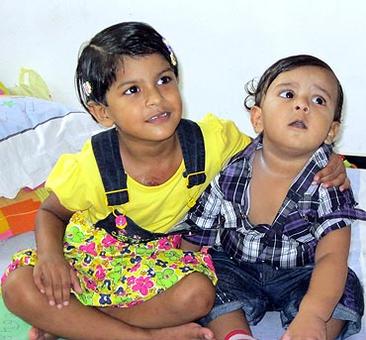 Bhai-behen pics: Tiny tot Raksha Bandhan!