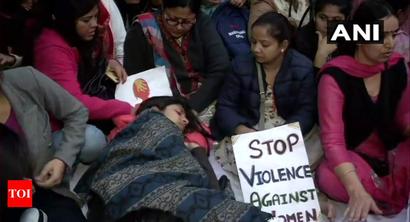 Police asks DCW chief, on hunger strike, to vacate Jantar Mantar premises