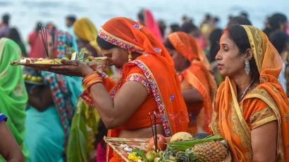 Chhath Puja 2020: WhatsApp messages, wishes, quotes you can send to your lo...