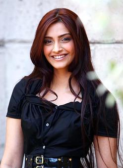 Bachchans desperate for male heir, hints actress